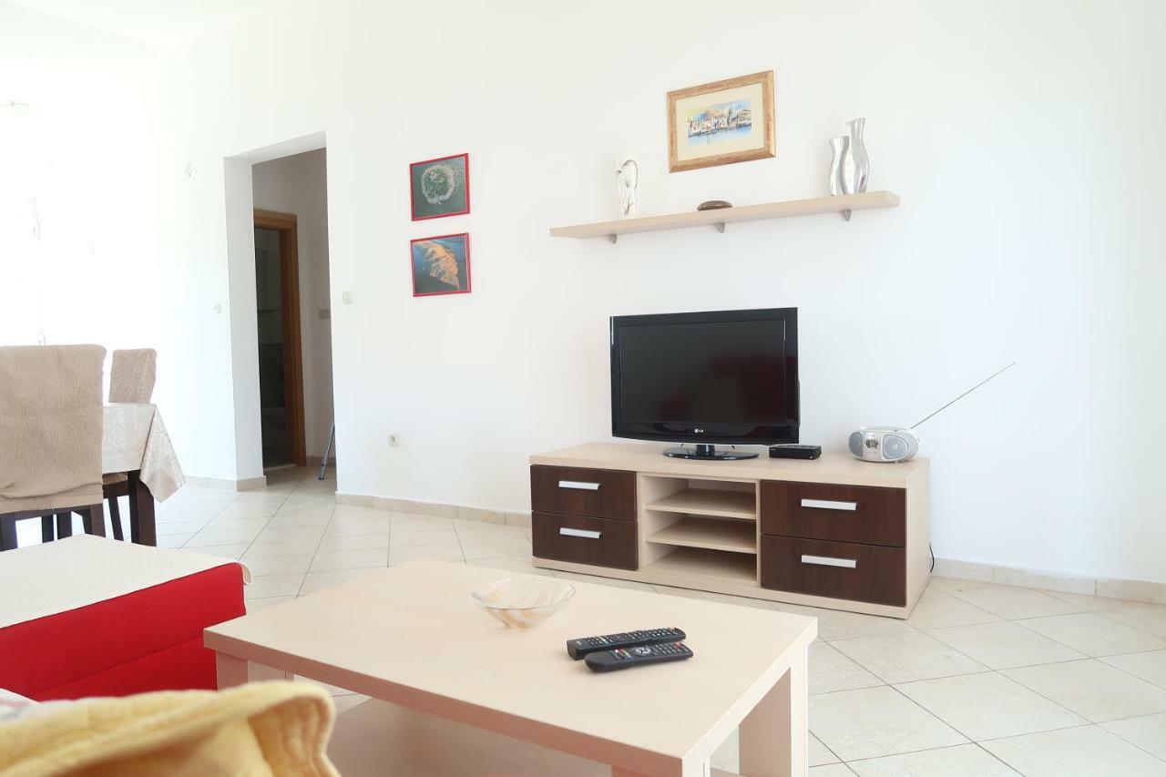 Apartments Maras Primosten Exterior photo